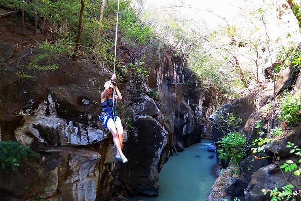 Rappel dans les canyons du Rio Perdido, Costa Rica