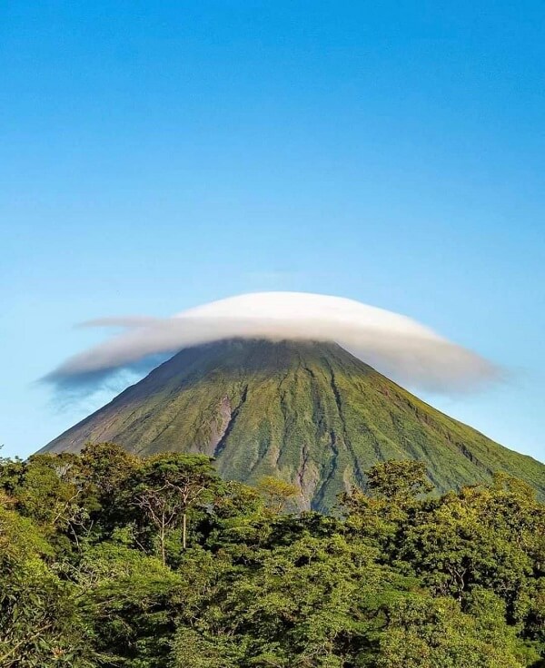 Le volcan Arenal dans le parc national, séjour a la carte au Costa Rica