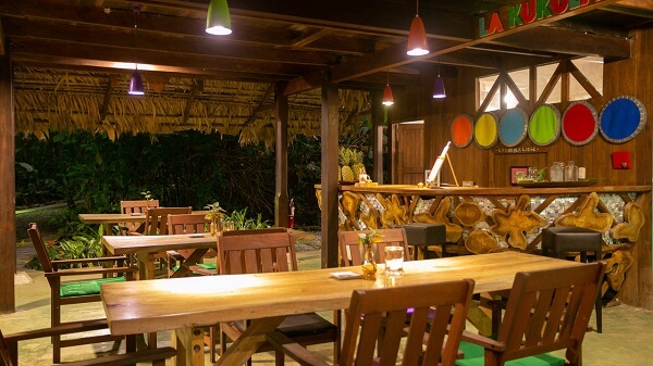 Les hôtels de Puerto Viejo de Limon, La Kukula lodge son restaurant