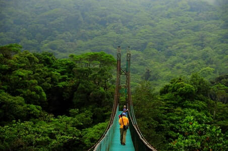 Les ponts suspendus du Volcan Arenal. Les tyroliennes de Sky Adventure. Partir au Costa Rica