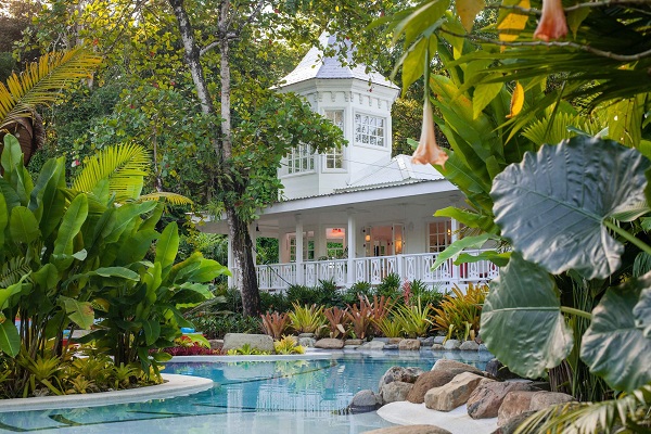 Hotel Aguas Claras a Puerto Viejo de Limon sur la Côte Caraïbe sud. Faune et flore pour un sejour sur mesure au Costa Rica