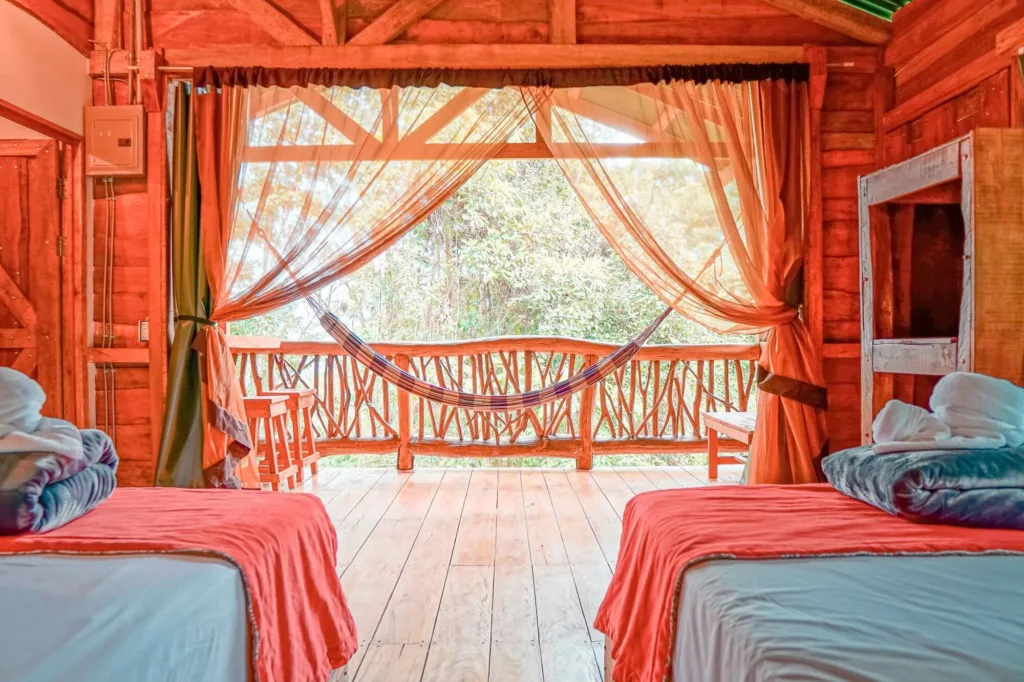 La tigra rainforest lodge, interieur d'une chambre. Voyaer au Costa Rica avec une agence de voyage locale francophone