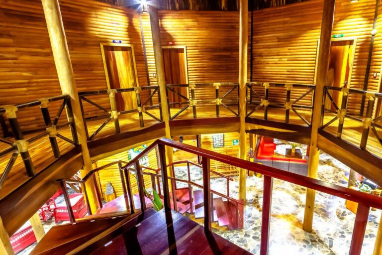 macaw lodge1