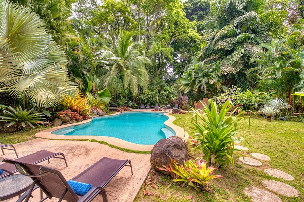 Shawandha lodge, sa piscine. Puerto Viejo de Limon et Cahuita. Partir au Costa Rica