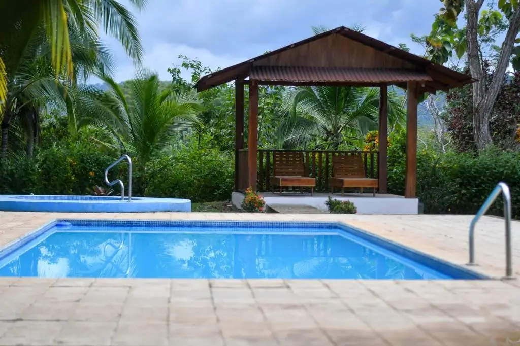 L'hotel Tarcoles Birding, piscine. Partir au Costa Rica
