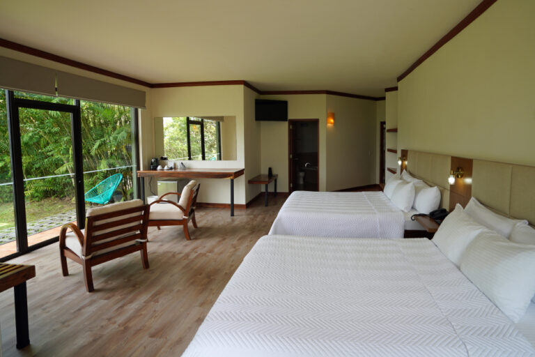 Deluxe-room-El-Establo5-1000x667