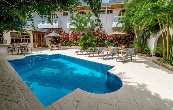 La piscine de l'hotel Buena Vista a Alajuela, Costa Rica