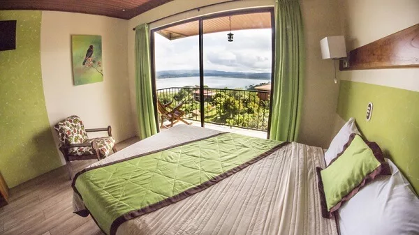 Hôtel Linda Vista del Norte, chambre avec vue sur le lac et le volcan Arenal. Partir au Costa Rica