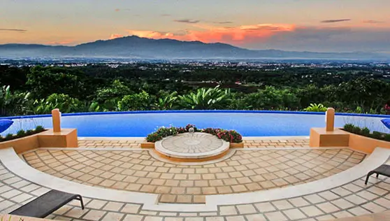 Piscine de l'hotel Xandari, Alajuela. Voyage et sejour au Costa Rica