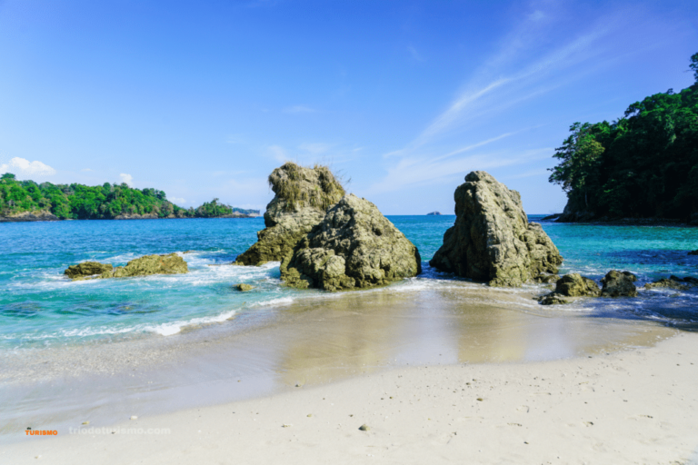 Découvrir le Costa Rica et ses régions, plage de Manuel Antonio