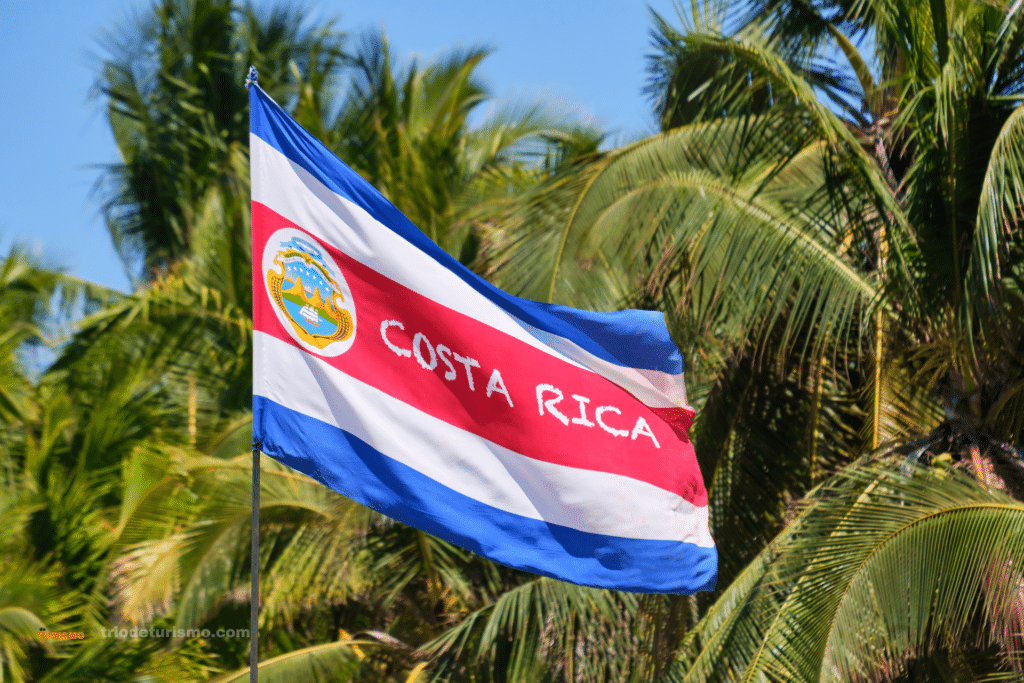 Les 5 destinations à ne pas manquer. Le drapeau du Costa Rica
