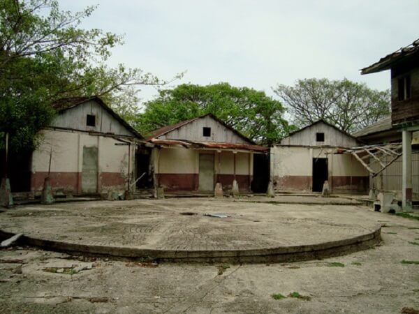 Le parc national Isla San Lucas. Anciens cachots