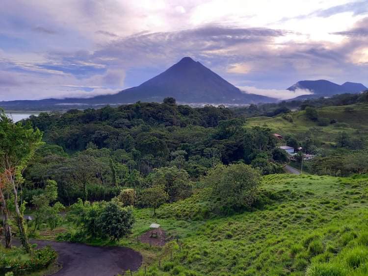 Le volcan et le lac Arenal, L'importance des volcans du Costa Rica