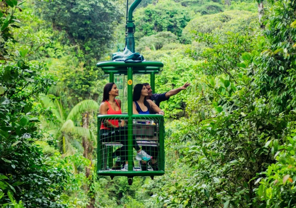 Aerial Tram ou téléphérique de la jungle au Costa Rica. Voyage sur mesure au Costa Rica