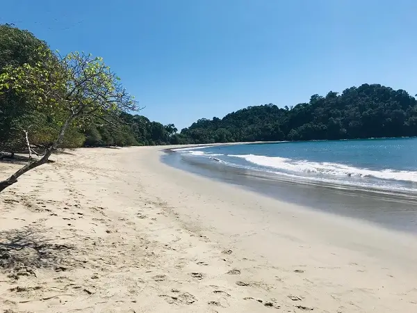 randonnée à pied au Costa Rica, plage de Curu