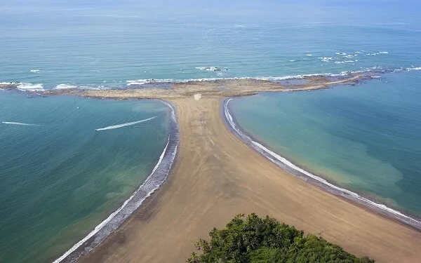 Plage du Parc Marino Ballena, sejour sur mesure avec une agence francophone au Costa Rica