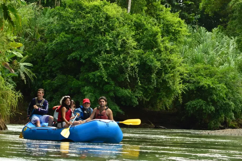 Rafting au Costa Rica, voyage sur mesure au Costa Rica, floating rio Corobici