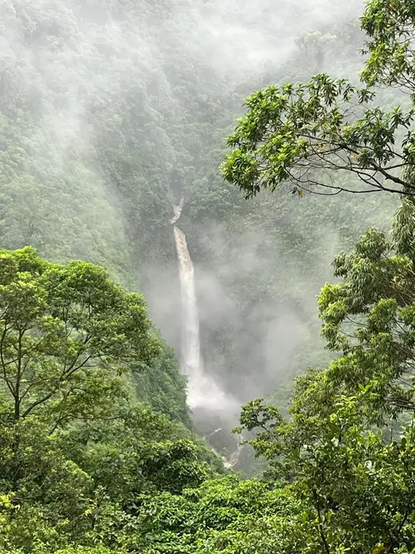 la cascade de la Paz, sejour au Costa Rica