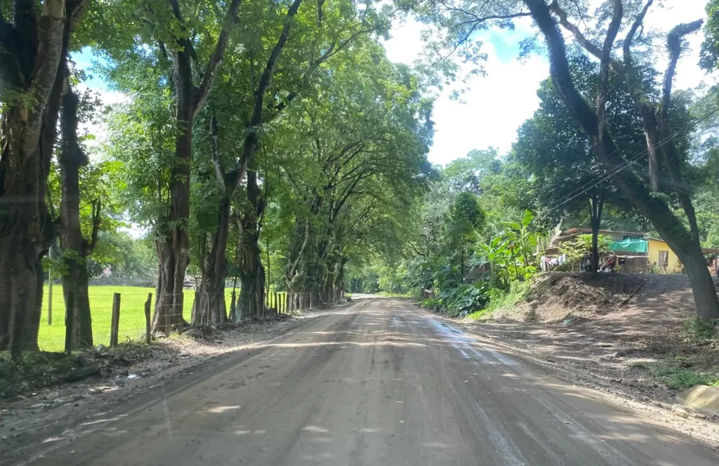 La piste de Samara a Nosara. Voyager au Costa Rica
