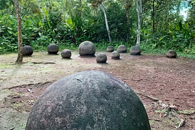 les mystérieuses sphères précolombiennes du Costa Rica, sejour et voyage sur mesure au Costa Rica avec une agence de voyage francophone locale